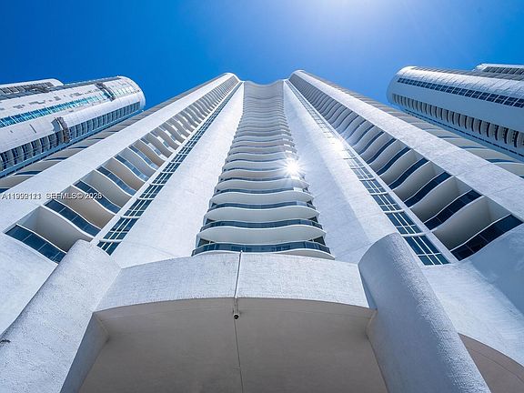 3rd image of 15901 Collins Ave APT 2504
