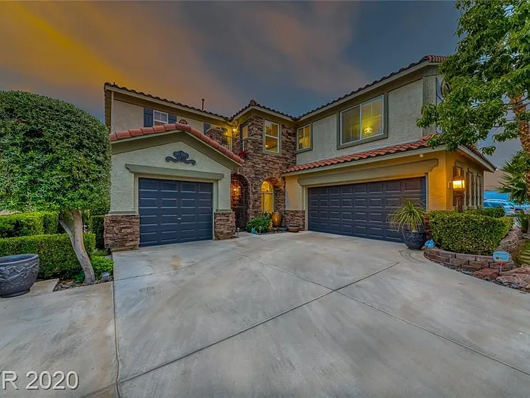 2535 Holman Cir — Photo 26