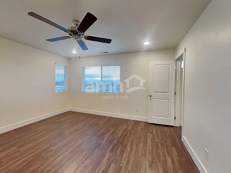 1559 N Garnet Creek Ave — Photo 11