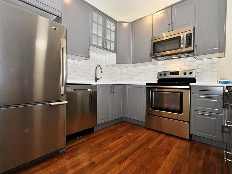 922 Beacon St #23 — Photo 1