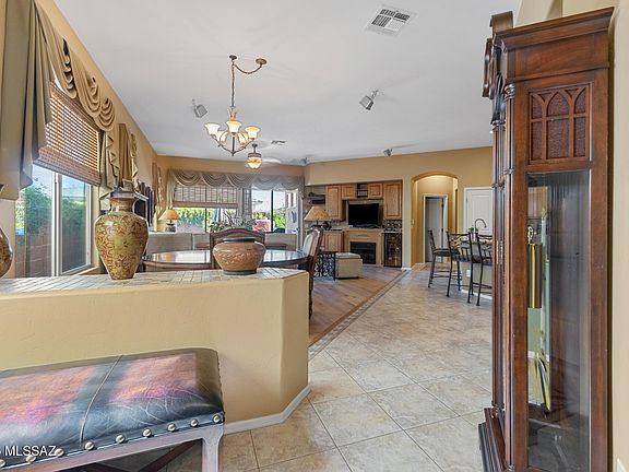 4th image of 236 E Placita Lago Del Encanto