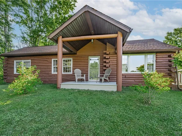 6201 Crosby Rd, Lockport, NY 14094
