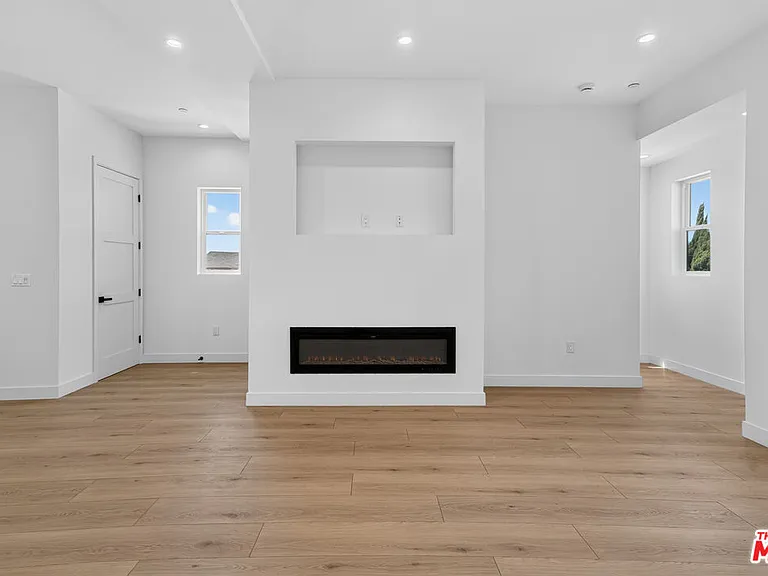 150 N Carondelet St — Photo 6
