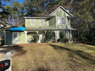 534 Woodcrest Manor Dr, Stone Mountain, GA 30083