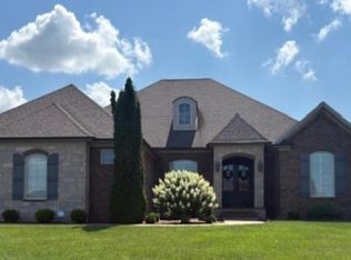 416 Castle Peak Ct, Bowling Green, KY 42104