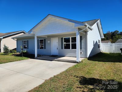 71 Volunteer Way Dr, East Flat Rock, NC, 28726