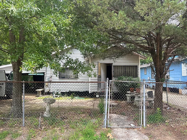 3026 Bishop Ave — Photo 9