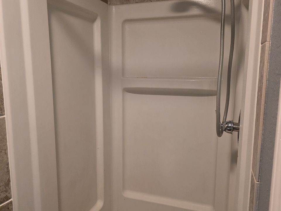 2nd image of 712 Anderson Ave #2