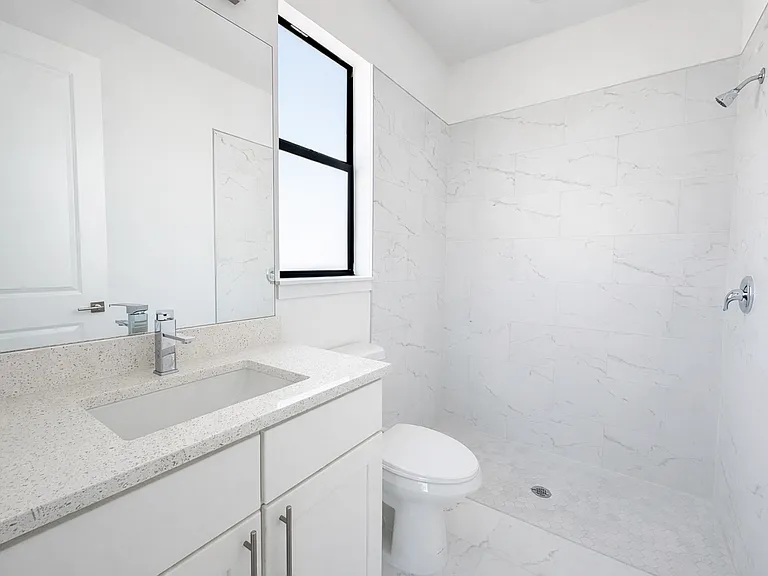 828 Holmes Ave — Photo 6