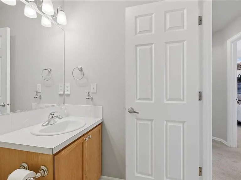 3519 SE Quayside St — Photo 27