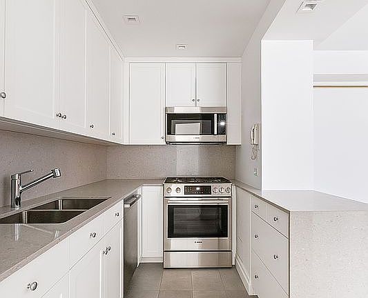 2nd image of 1025 5th Ave #7ES