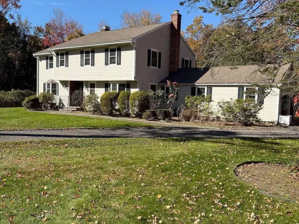 3 Huntzinger Dr, Greenwich, CT 06831
