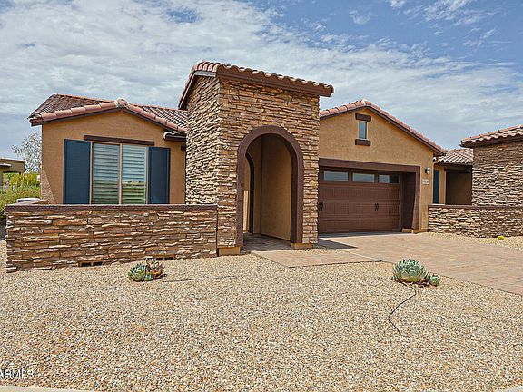 3rd image of 17656 W CEDARWOOD Lane