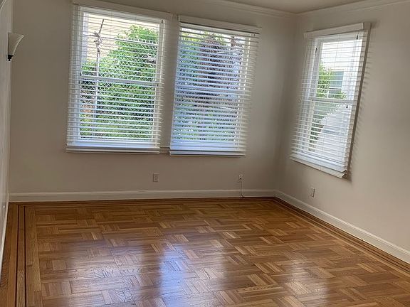 4th image of 536 14th St APT 3