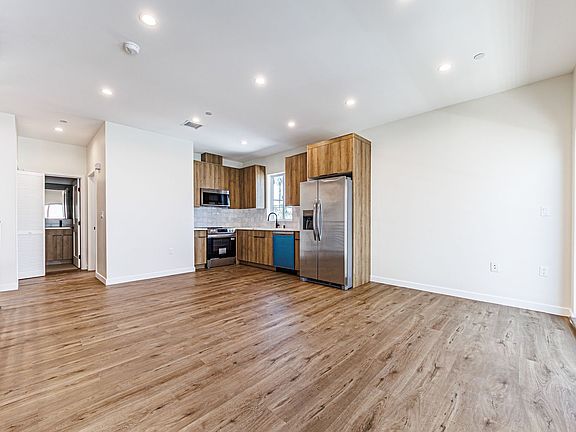 5th image of 1857 Crenshaw Blvd #1859