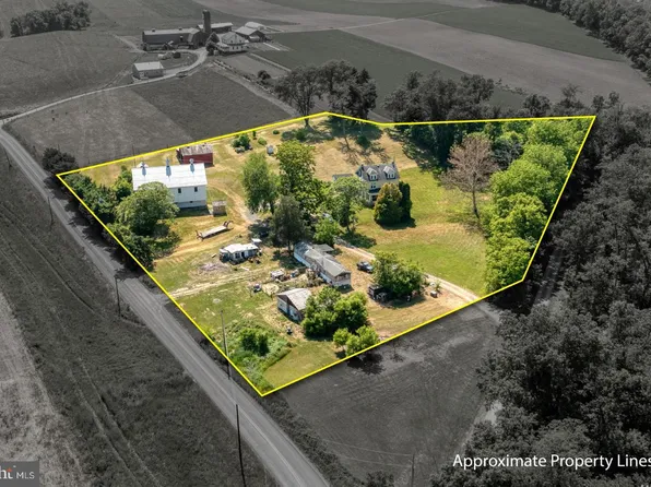 112 Clover Ln, Port Royal, PA 17082