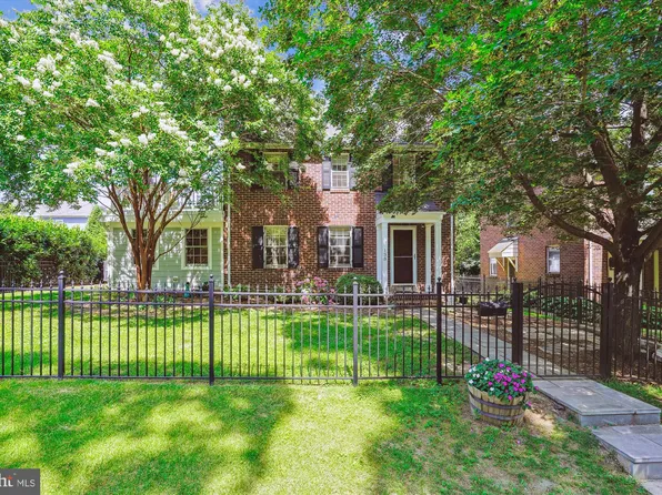 133 N Highland St, Arlington, VA 22201