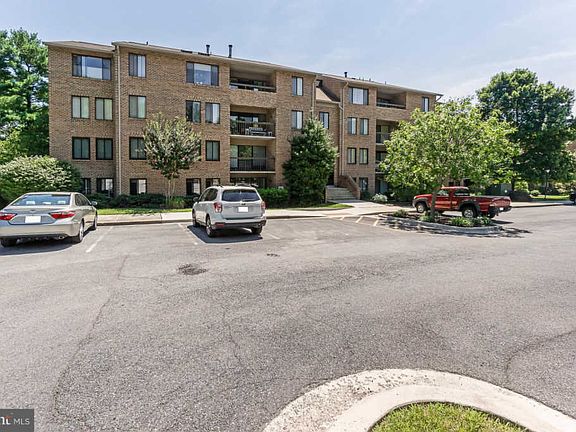 2nd image of 11323 Commonwealth Dr #11323