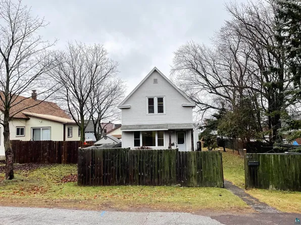2410 W 9th St, Duluth, MN 55806