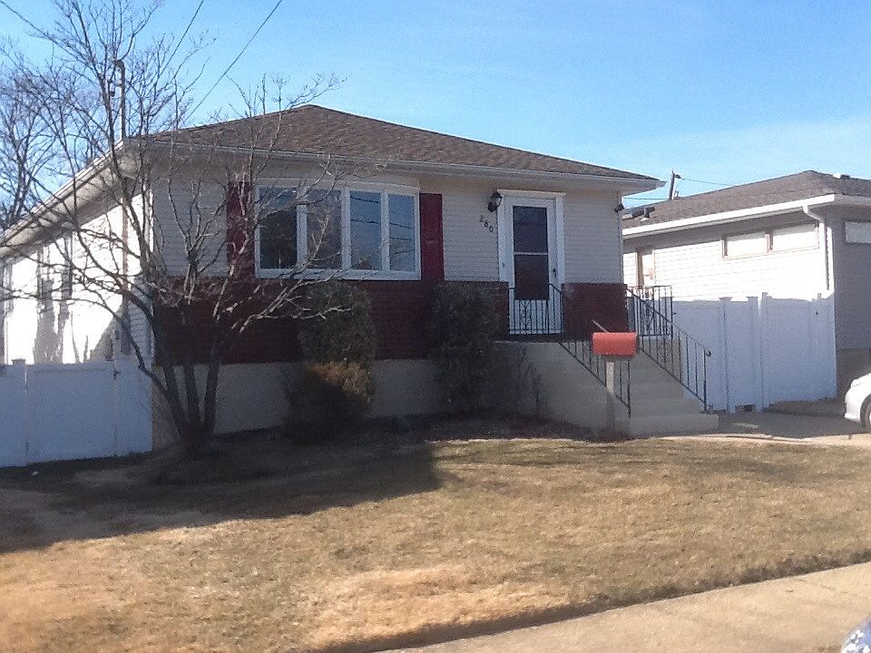 1st image of 280 Seaford Ave
