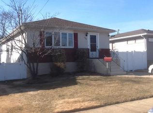 280 Seaford Ave, Massapequa, NY 11758