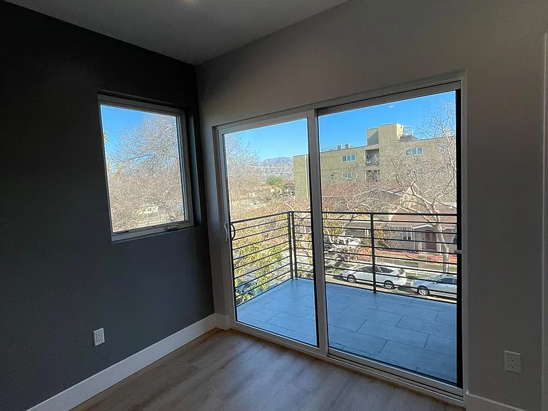 6345 Farmdale Ave #1/2 — Photo 17