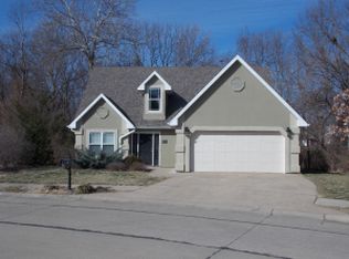 509 N Village Cir, Columbia, MO 65203