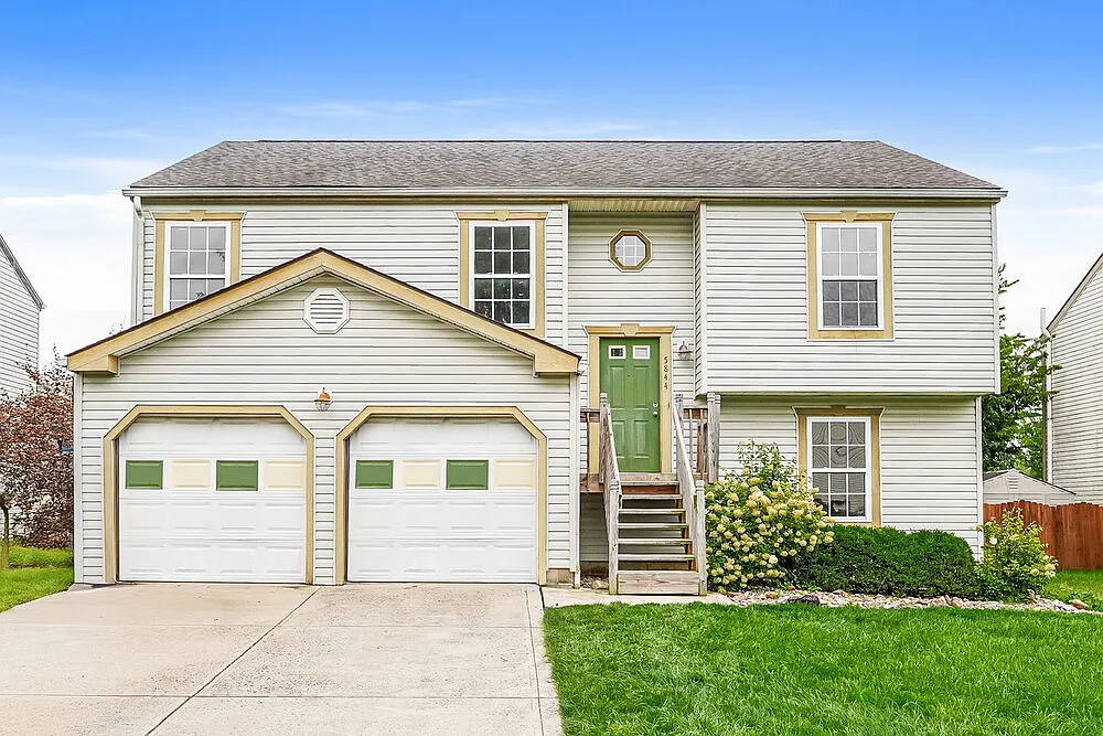 4 bed, 3.0 bath, 2138 sqft, $2,470 — Photo 1