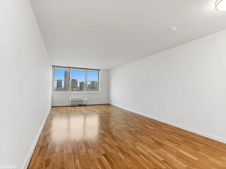 355 S End Ave #22G — Photo 3