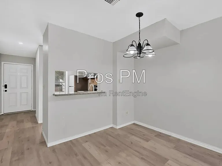 734 W Collins St — Photo 11