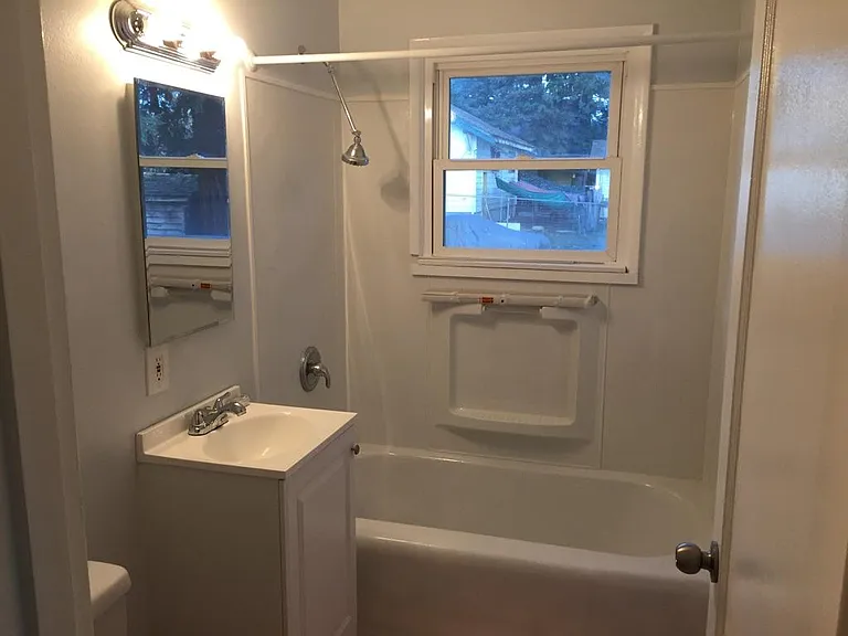 2406 SE 52nd Ave — Photo 5