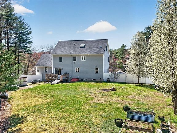 3rd image of 7 Tenney Rd