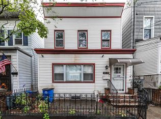 2118 41st St, Astoria, NY 11105