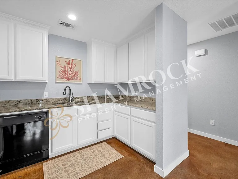 1107 Primrose Dr — Photo 13