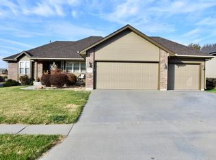 4509 SW Lakeside Dr, Topeka, KS 66610
