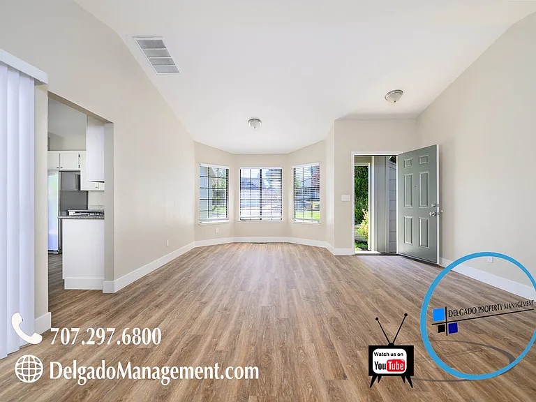 449 Topsail Dr — Photo 2