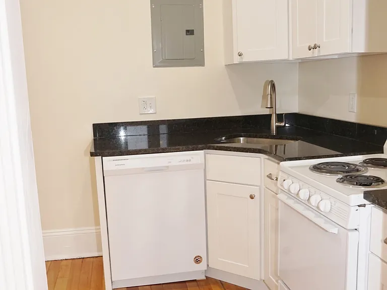 1210 Commonwealth Ave #9 — Photo 2