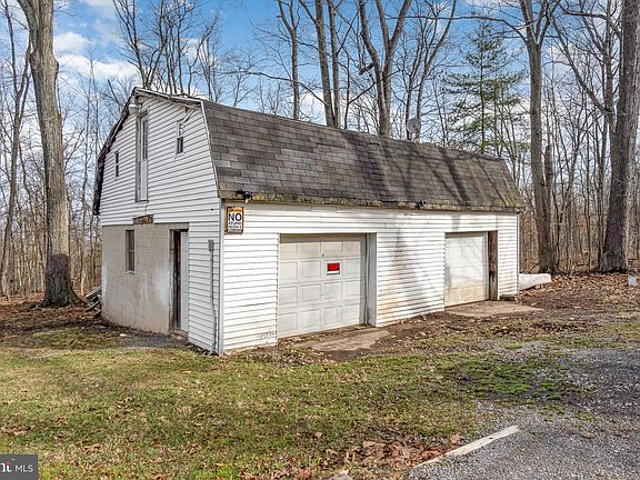 3rd image of 5600 Middle Ridge Rd