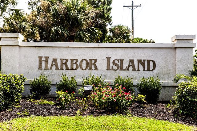 Harbor Island entrance