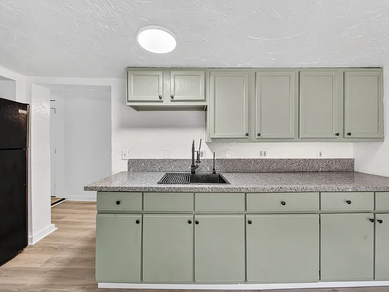 511 Brown St — Photo 14