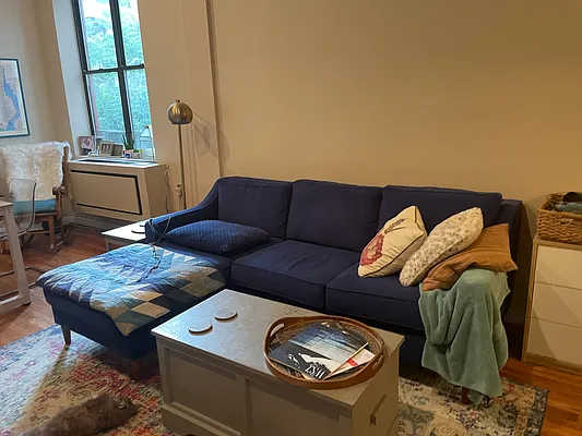 Rented by Charles Coutinho LLC | media 28