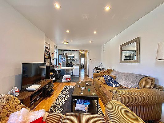 1st image of 600 W 52nd St #4