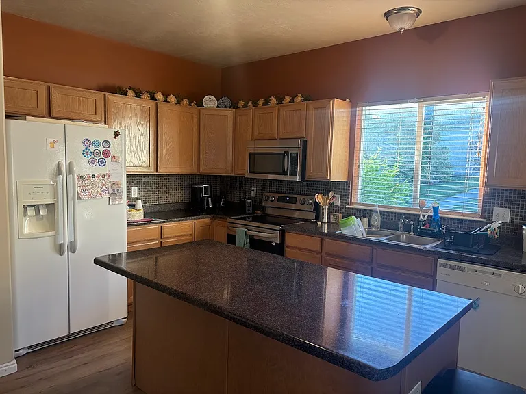 1123 S 1410 E — Photo 6