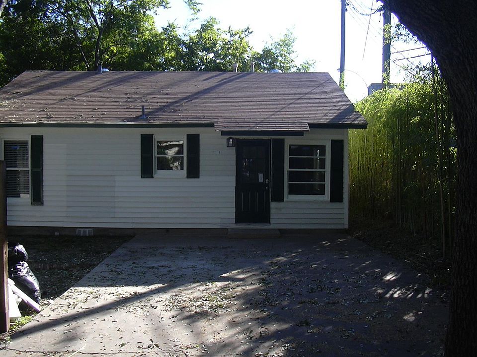 1st image of 209 E Live Oak St