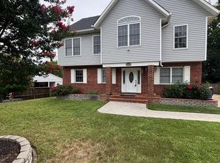 6219 Crestwood Dr, Alexandria, VA 22312