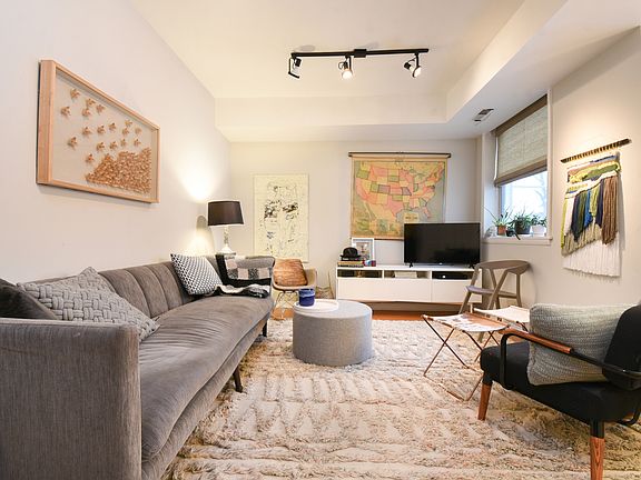 4th image of 4870 N California Ave APT G