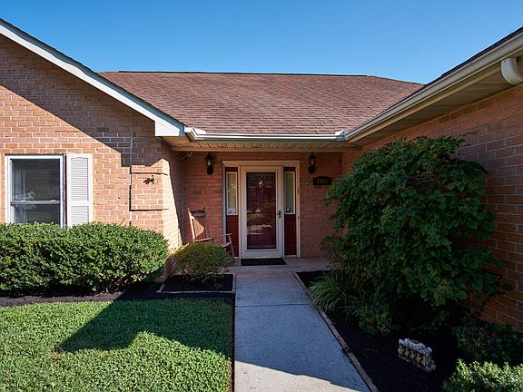 3rd image of 2222 Dublin Dr