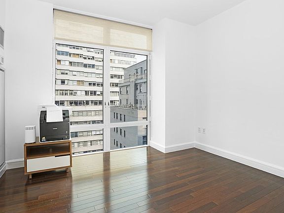 3rd image of 207 E 57th St APT 11A