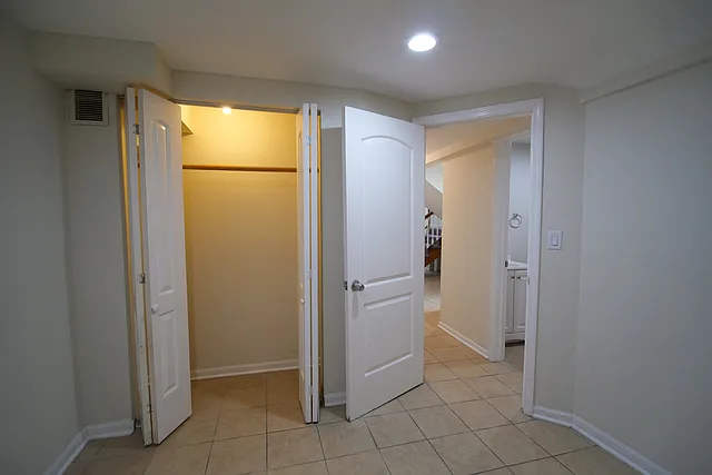 1016 N Ridgeway Ave #1R — Photo 16