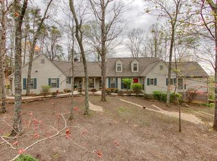 635 Twin Cove Dr, Lenoir City, TN 37772